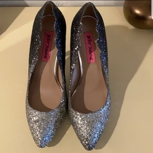 Betsey Johnson NWOT Black and Silver Ombre Sparkly Stilletos